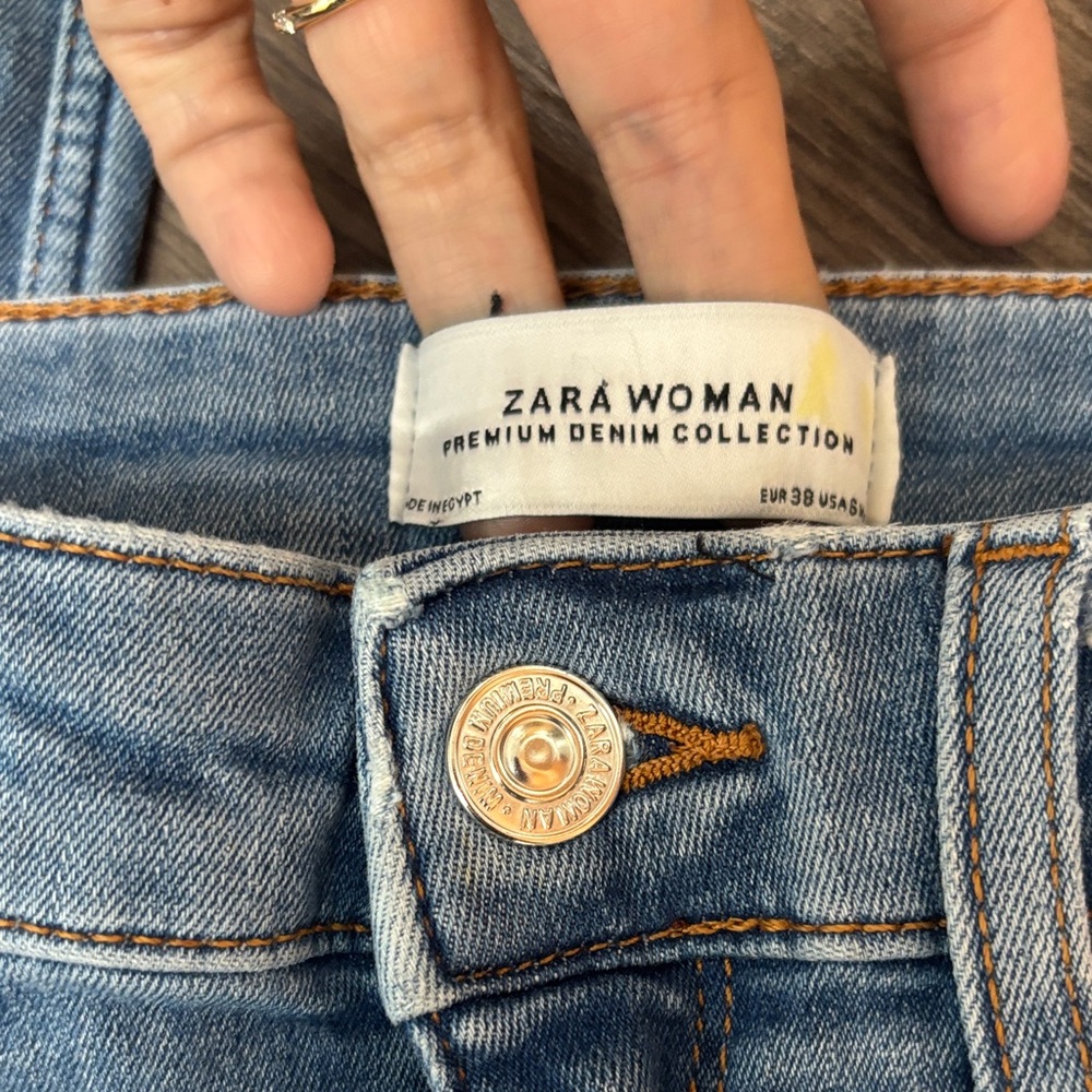 Zara Blue Cropped Ankle Jeans - Picture 2 of 3